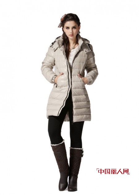 0度左右穿什么衣服  长款羽绒外套轻松御寒