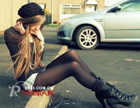 [女士穿袜礼仪]你关注过自己双足的服装么?