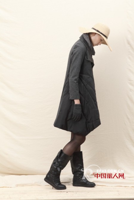 冬季如何防静电 底色女装棉麻材质更健康