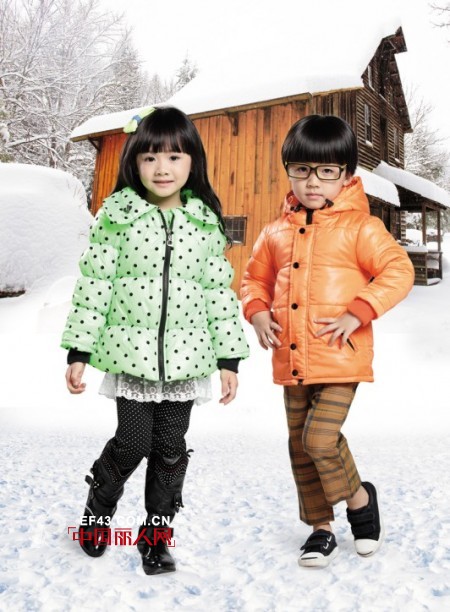 怎么选择保暖的羽绒服 孩子穿什么款式保暖