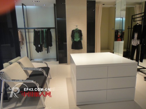 加盟什么品牌服装比较好 服装店该怎么装修