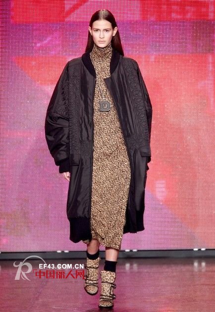 冬季大牌羽绒服 T台羽绒服帮你凹造型