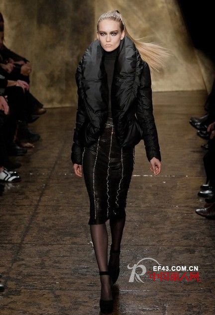 冬季大牌羽绒服 T台羽绒服帮你凹造型