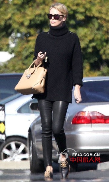 高领毛衣搭配 女星示范高领毛衣混搭风