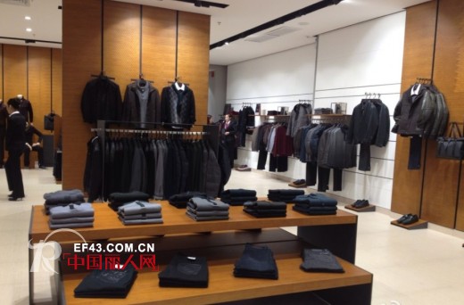 男模组团助阵劲霸男装广东汕头旗舰店开业