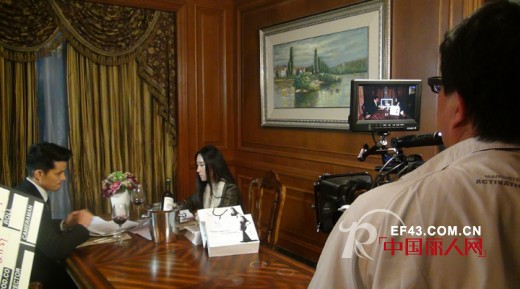 李彩华倾情演绎爱黛公益大片