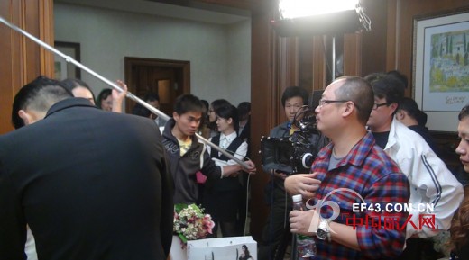 李彩华倾情演绎爱黛公益大片