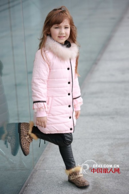 粉色服装怎么搭配 粉色搭配什么颜色好看