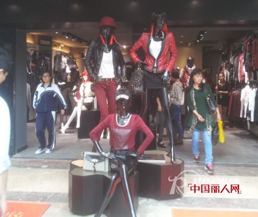 艾丽莎女装深圳西乡店华丽启幕