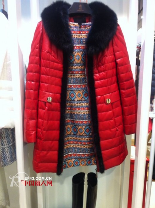 A/E金色圣诞橱窗 带您感受最时尚的节日气氛