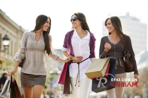 美国实体店销售开始向电商路线转移