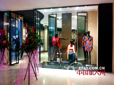 伯妮斯茵BERNIEELEN广州5号停机坪店盛大拉开帷幕