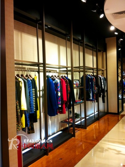 伯妮斯茵BERNIEELEN广州5号停机坪店盛大拉开帷幕