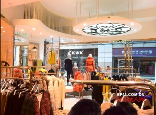 FEEL100%柏仙多格旗下时尚女装品牌“费莲娜”—— 盛放合肥