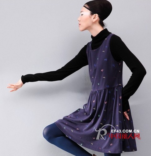 经典女装绣花裙,绣花毛衣,裤装搭配术