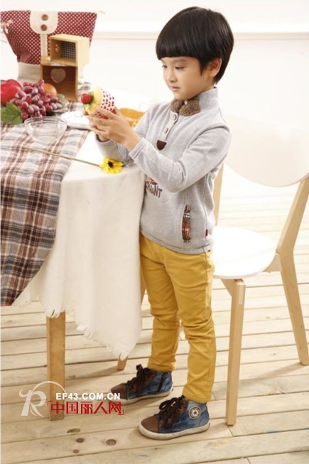 现在流行什么打底衫 打底衫怎么搭配好看