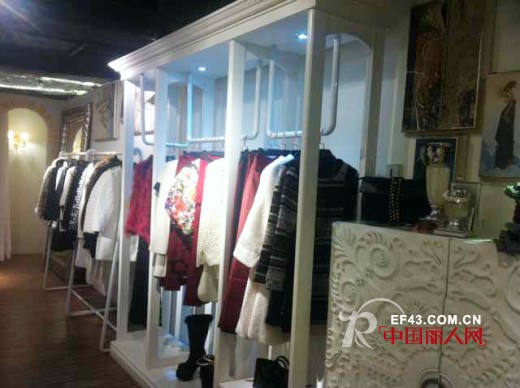 热烈祝贺A/E成都天府购物中心专柜盛大开业