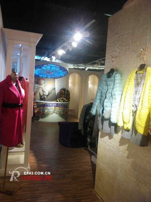 热烈祝贺A/E成都天府购物中心专柜盛大开业