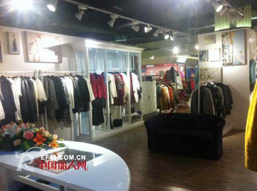 热烈祝贺A/E成都天府购物中心专柜盛大开业