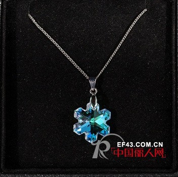 ONLY会员活动开始啦 施华洛世奇元素项链点亮圣诞