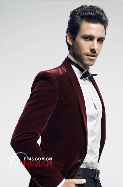 男士天鹅绒西装 一件搞定派对焦点LOOK