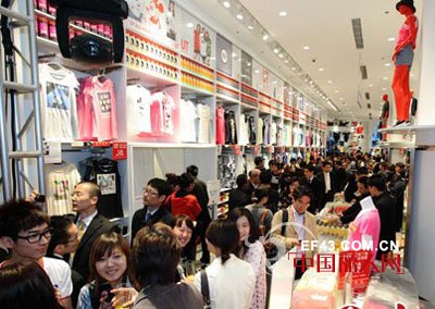 三招巧妙为服装店聚集人气