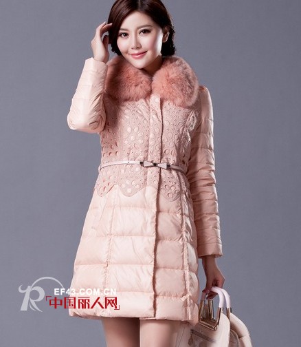 糖果色羽绒服搭配 怎么搭配都时尚