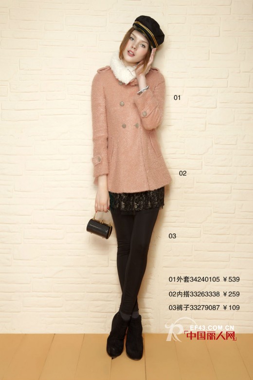 前卫吸晴拼接棉衣  轻展活力时尚