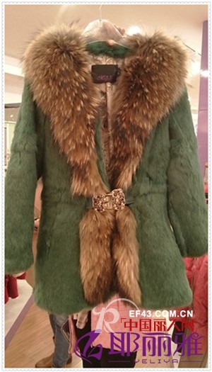 耶丽雅冬装推荐 伴你温暖共度降温天