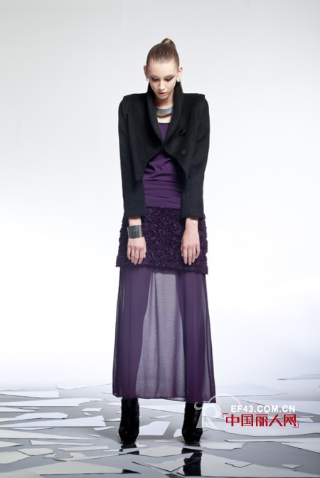 短款呢子外套搭配什么衣服