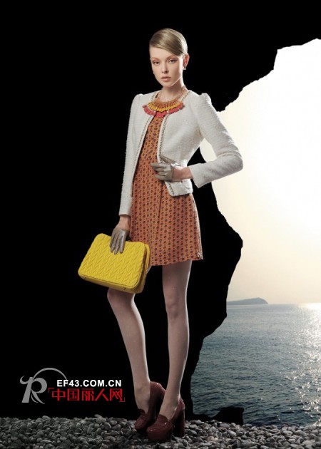 短款毛呢款式 短款毛呢适合什么年龄阶段穿着