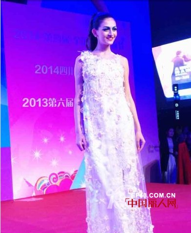 成都-（纽约）国际时装周周五开幕 蜀锦时装将再现T台