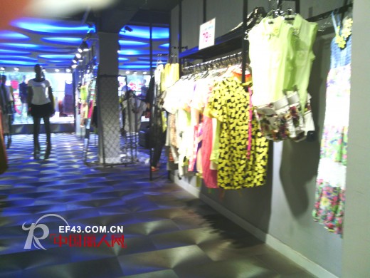 艾丽莎女装深圳龙华人民路新店开业