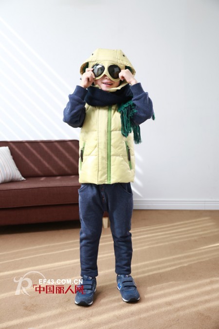 围巾配什么服装好看 韩版童装怎么搭配