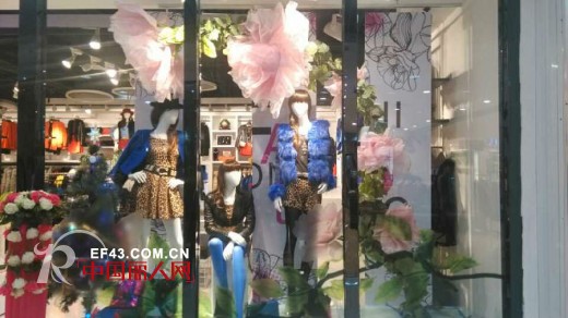 太原和信摩尔城emu红玫瑰新店开业