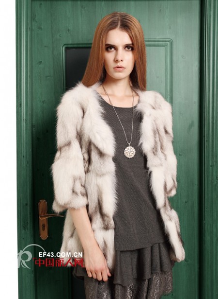 皮草外套新款图片 伊丝艾蒂皮草搭配