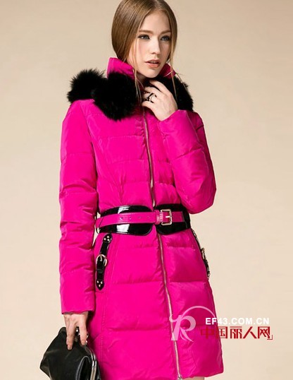 亮色服装怎么搭配好看 女装什么款式比较流行