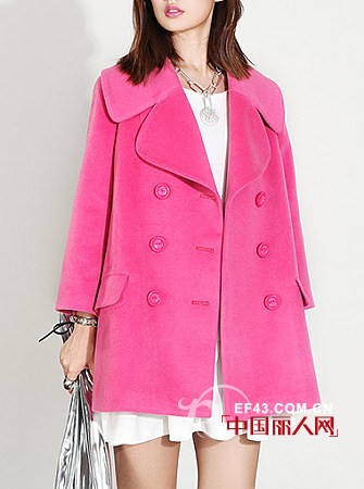 桃红色呢子外套搭配 桃红色配什么颜色好看