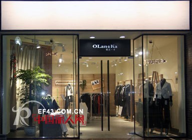 成熟女性服装怎么搭配 哪个品牌女装款式显成熟