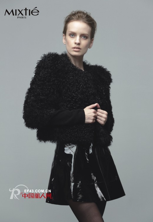 利落廓型营造铿锵式温柔女人装