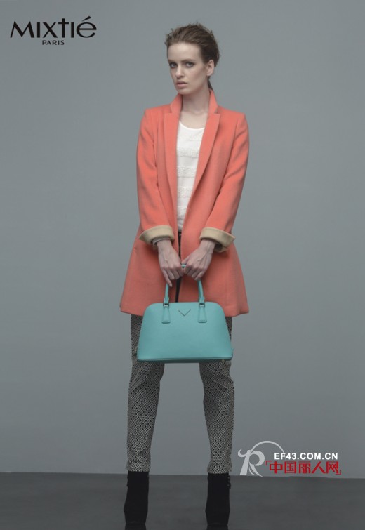 利落廓型营造铿锵式温柔女人装