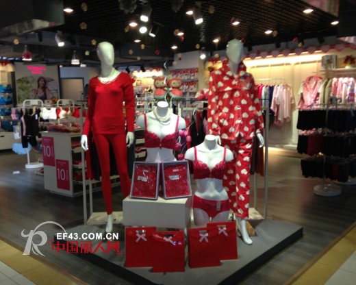 熳洁儿年度橱窗陈列评比  与您分享秋冬橱窗氛围