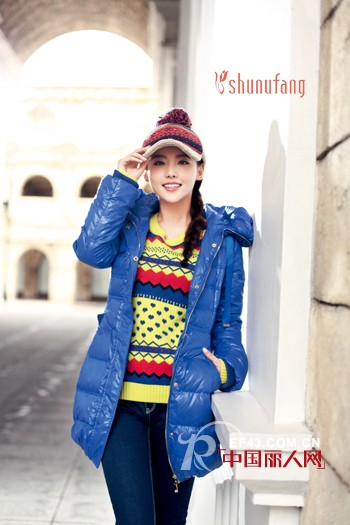 羽绒外套+时尚内搭  率性易搭甜美释放