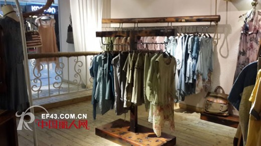 木子衣芭（MOCI HIPAA）女装2013最新店铺形象图展示