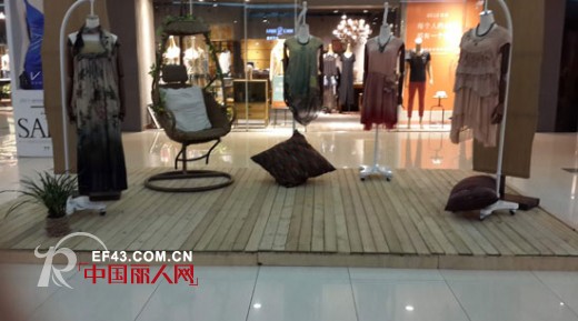 木子衣芭（MOCI HIPAA）女装2013最新店铺形象图展示