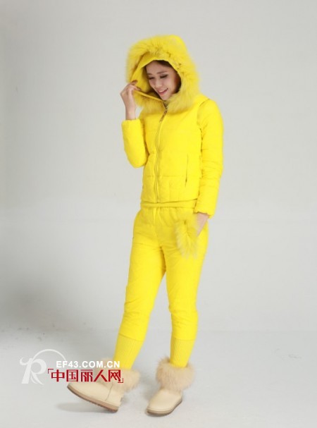 羽绒裤保暖吗 女款羽绒服套装搭配
