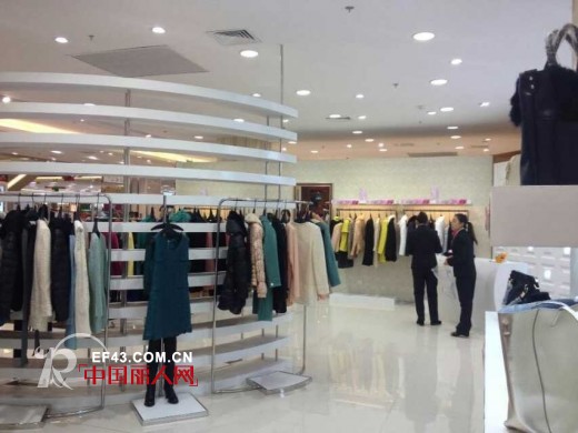 艺术女装“迪斯廷·凯”徐州万达店盛大开业