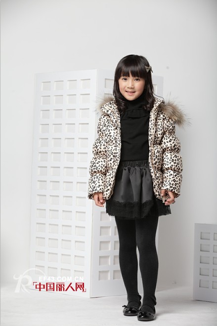 羽绒服什么颜色好看 羽绒服款式搭配