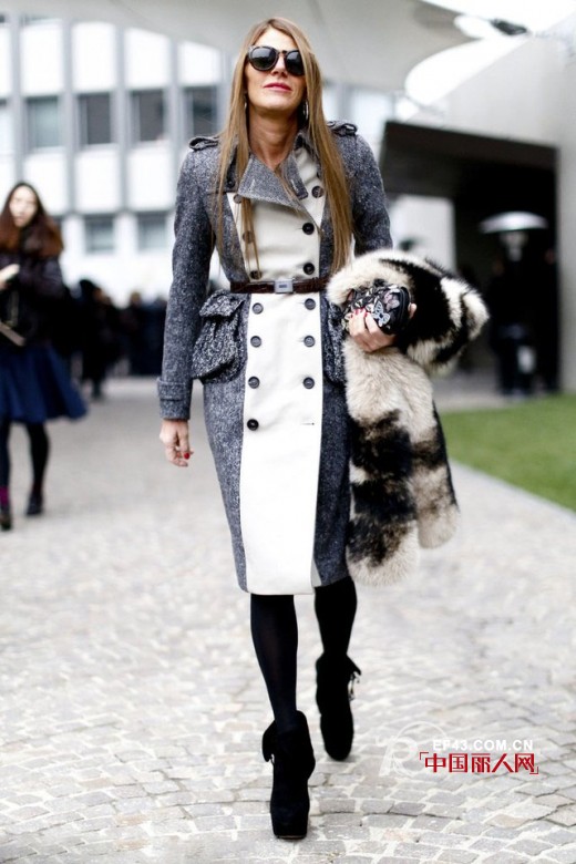 经典斜纹毛呢大衣搭配 时尚一百分