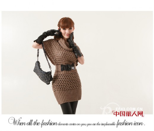 镂空针织裙搭配 性感的衣着赚来回头率